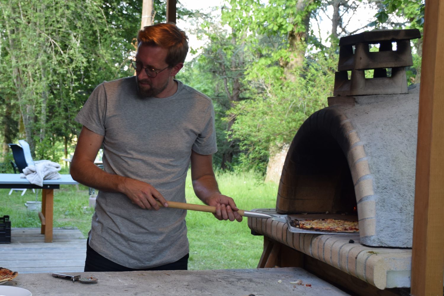 Janeck making Pizza